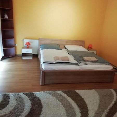 דירות סגד Rokus Apartman מראה חיצוני תמונה